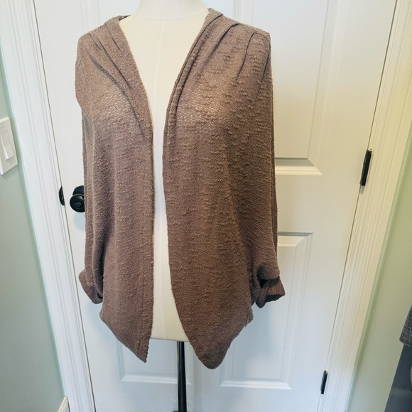 The Essential Travel Open Front knit knotted Cardigan - Picture 3 of 11